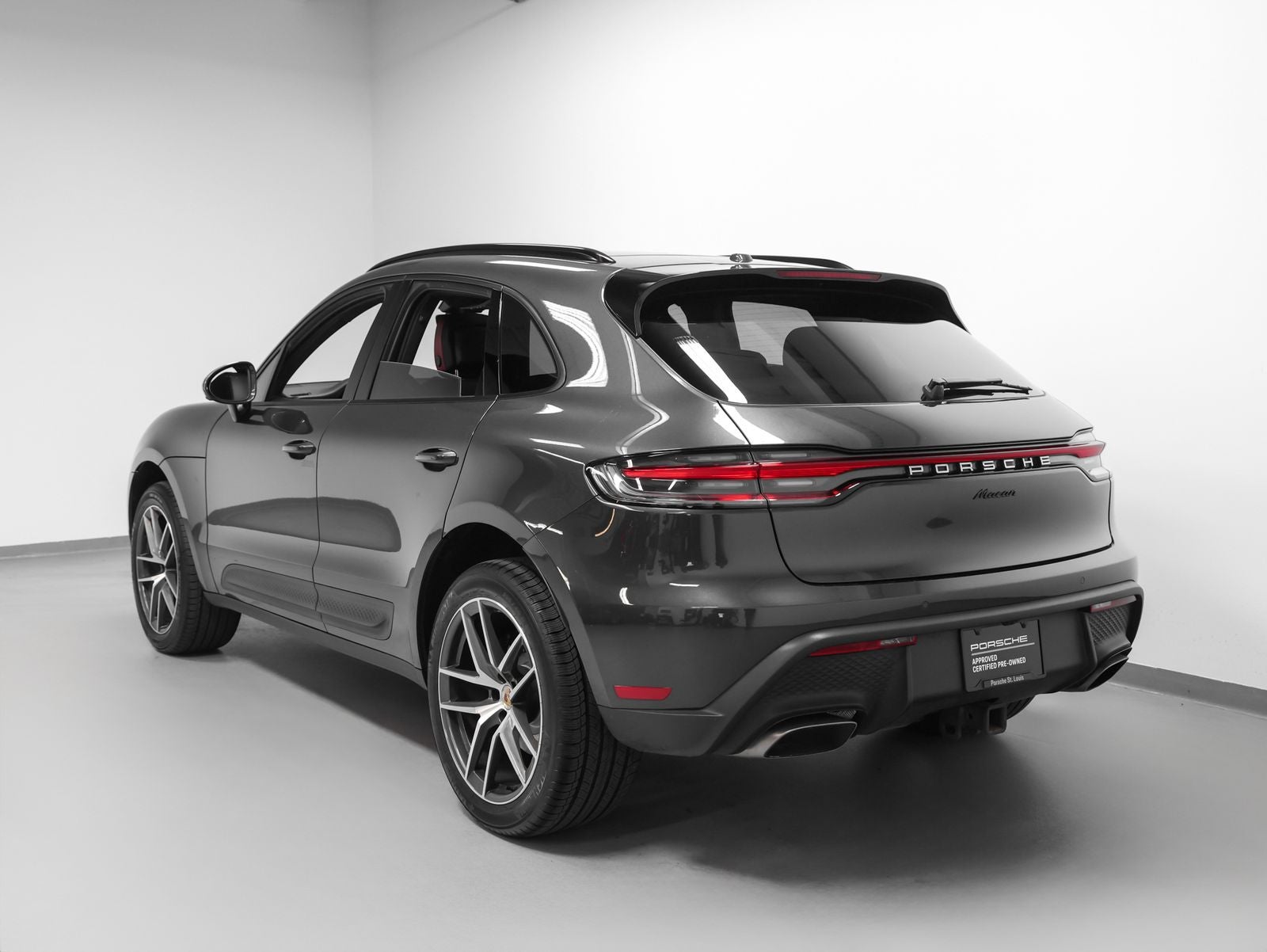 2023 Porsche Macan Base