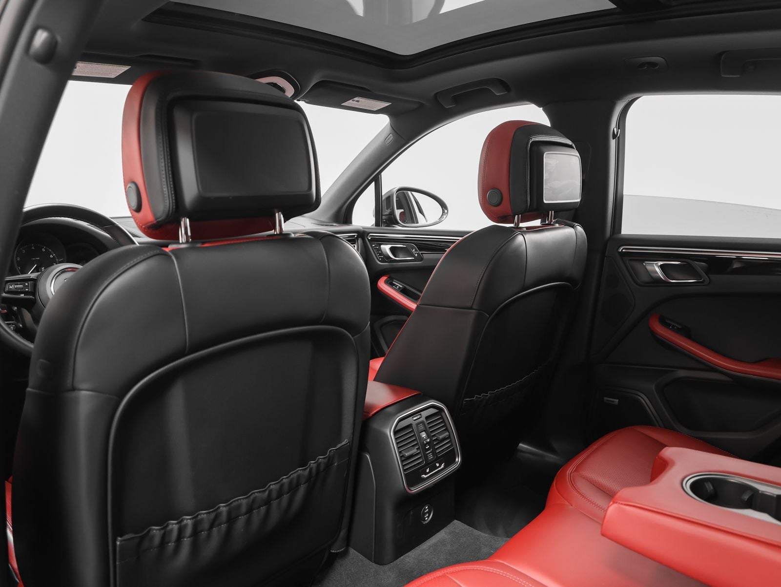 2023 Porsche Macan Base