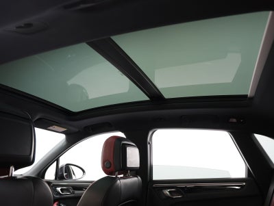 2023 Porsche Macan Base