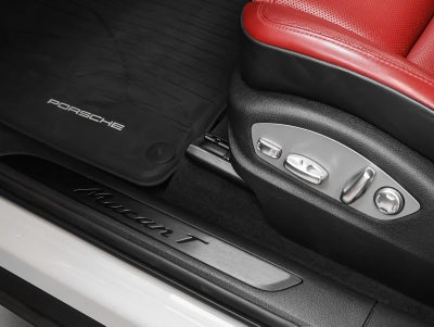 2024 Porsche Macan Macan T (MY24)