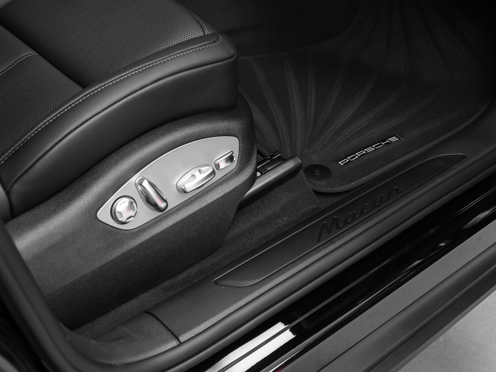 2025 Porsche Macan Macan