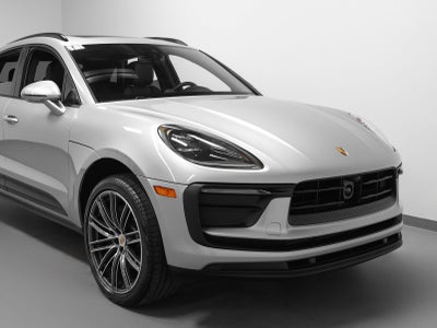 2026 Porsche Macan Base