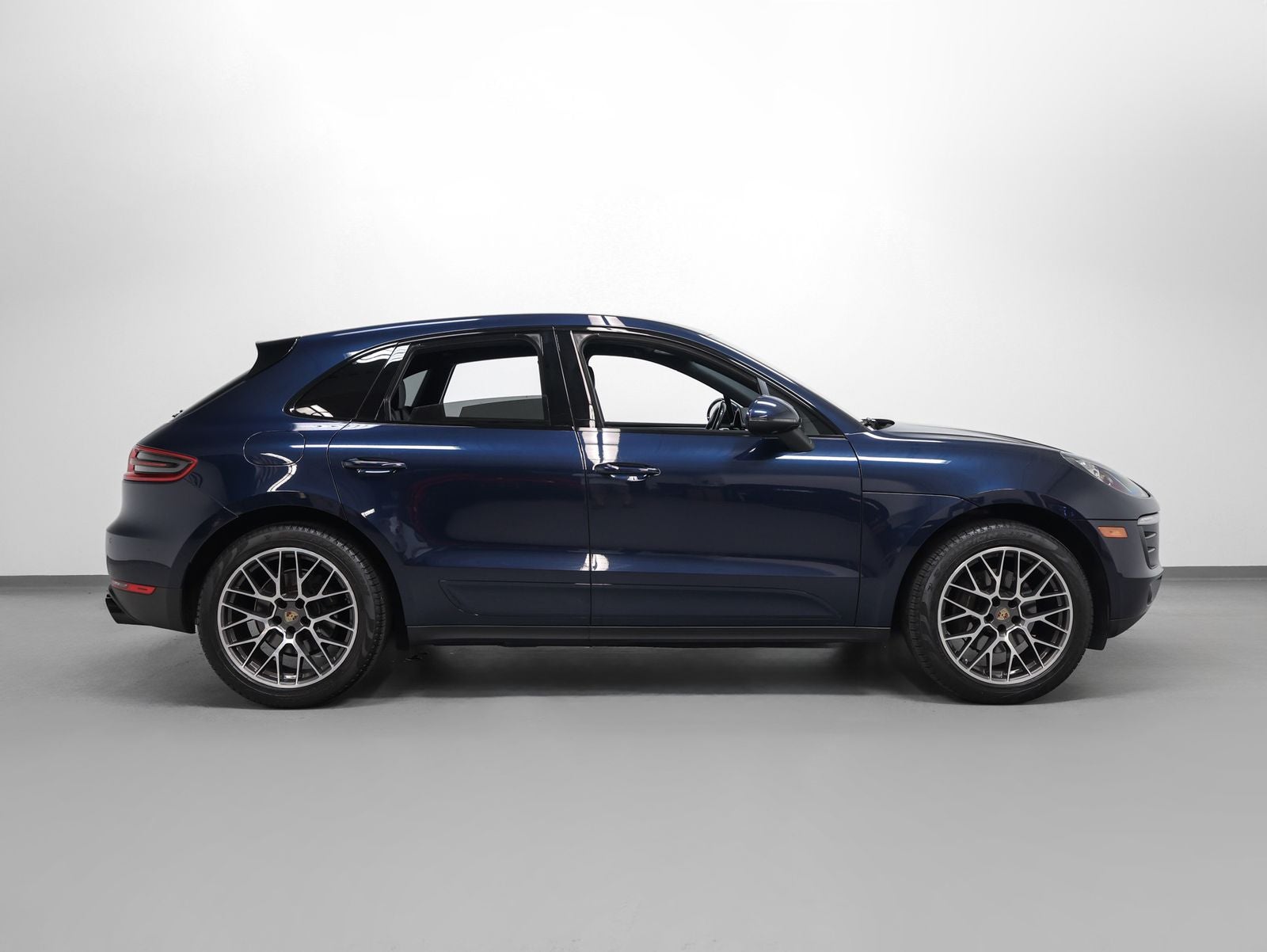 2018 Porsche Macan Macan Sport Edition