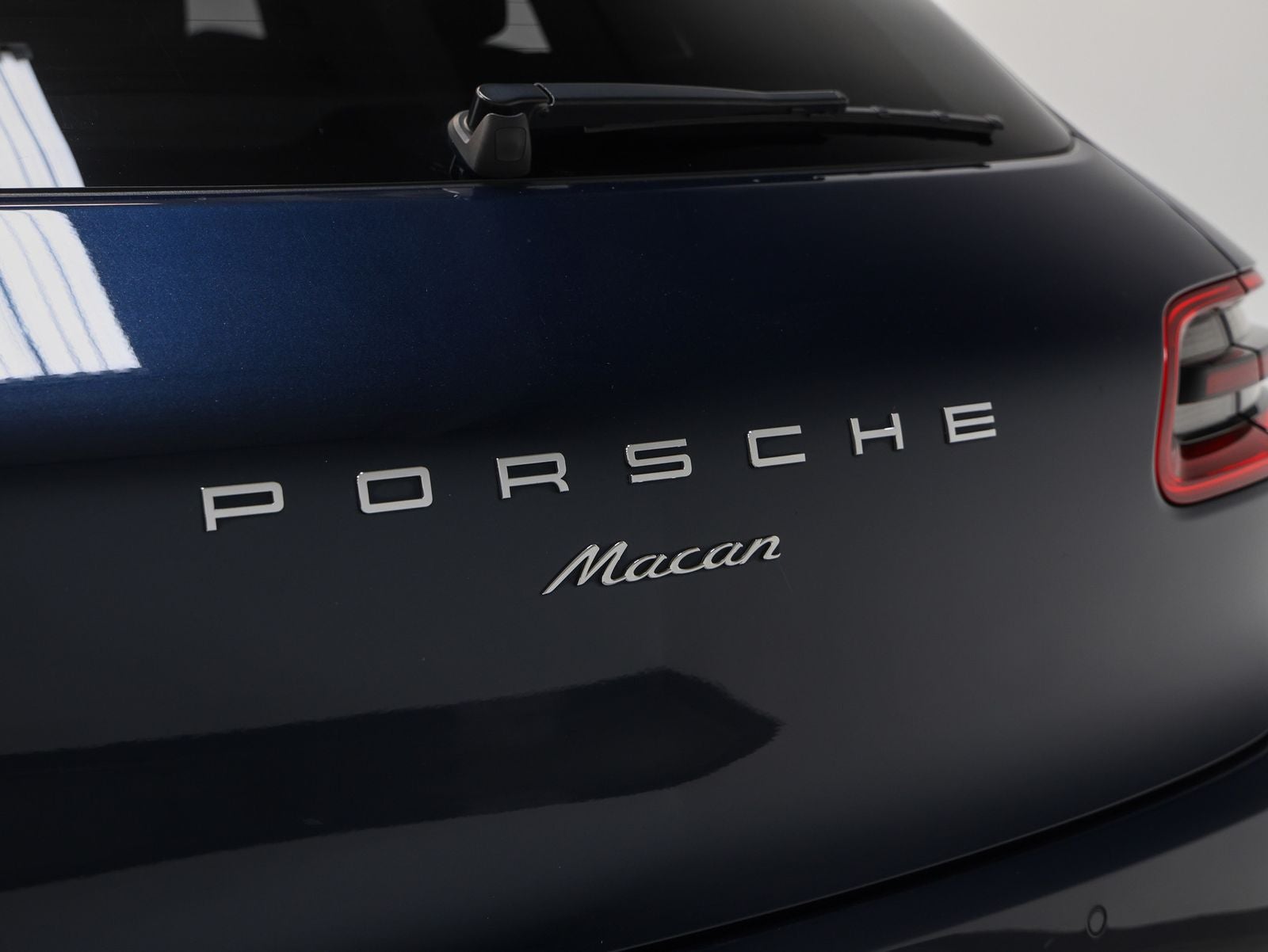 2018 Porsche Macan Macan Sport Edition
