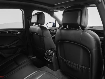 2018 Porsche Macan Macan Sport Edition