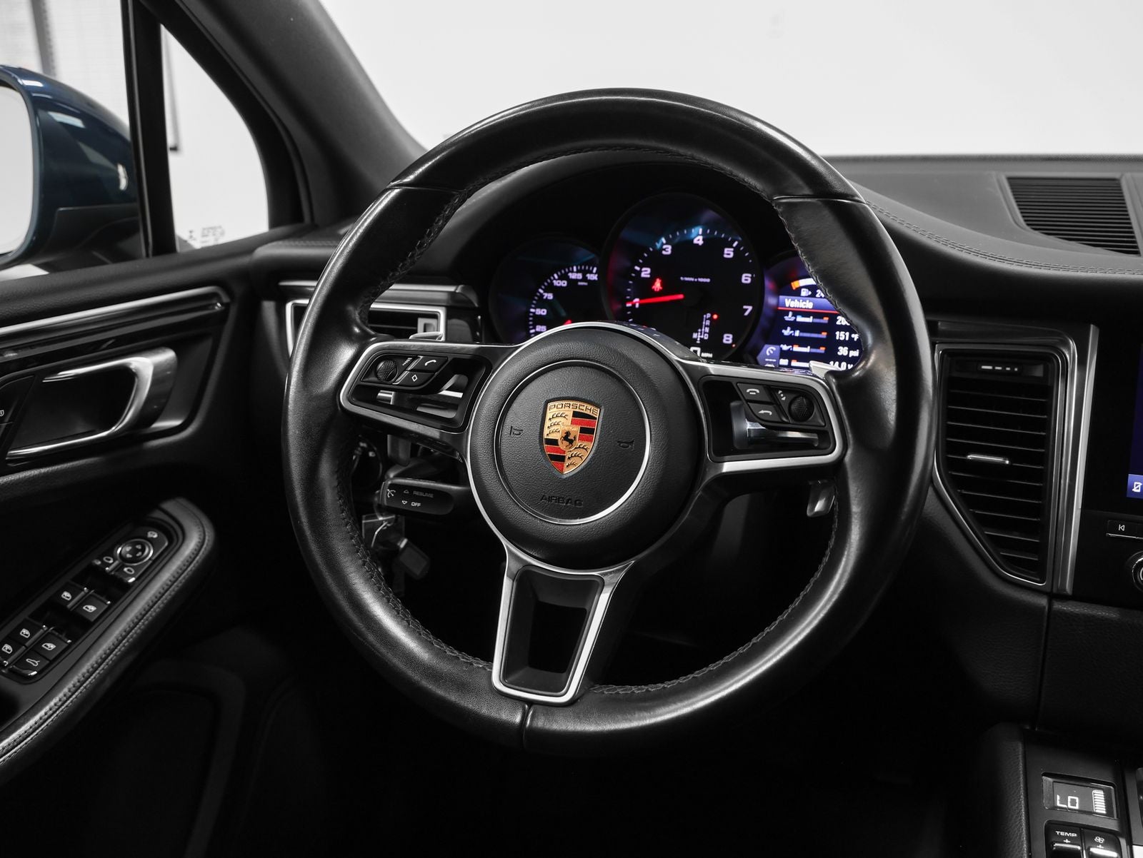 2018 Porsche Macan Macan Sport Edition