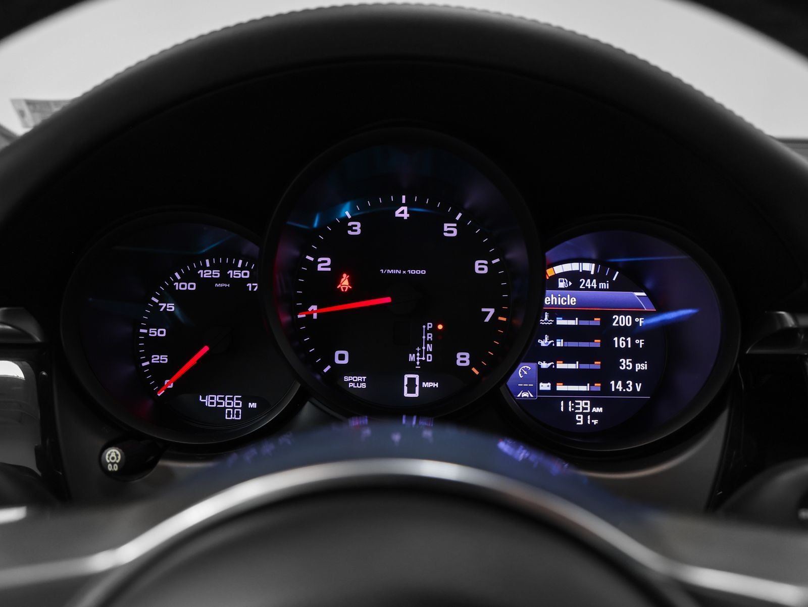2018 Porsche Macan Macan Sport Edition