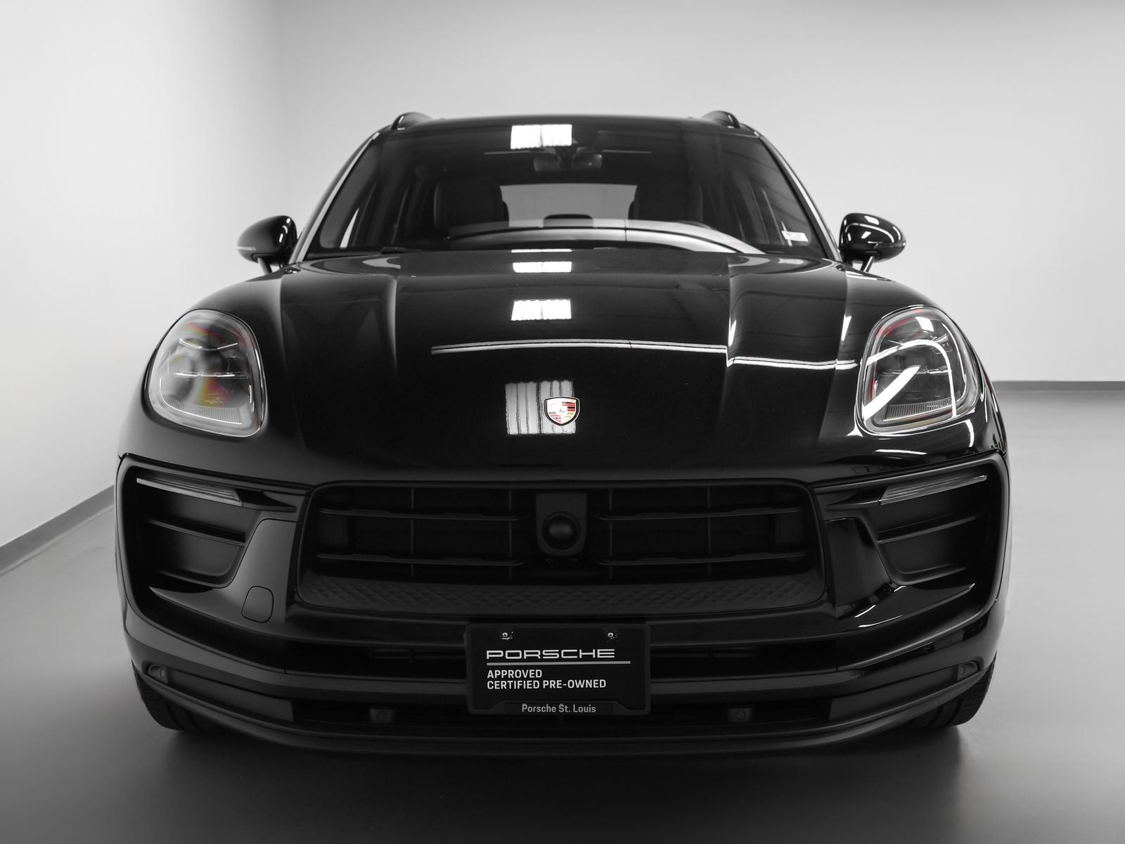 2023 Porsche Macan Base