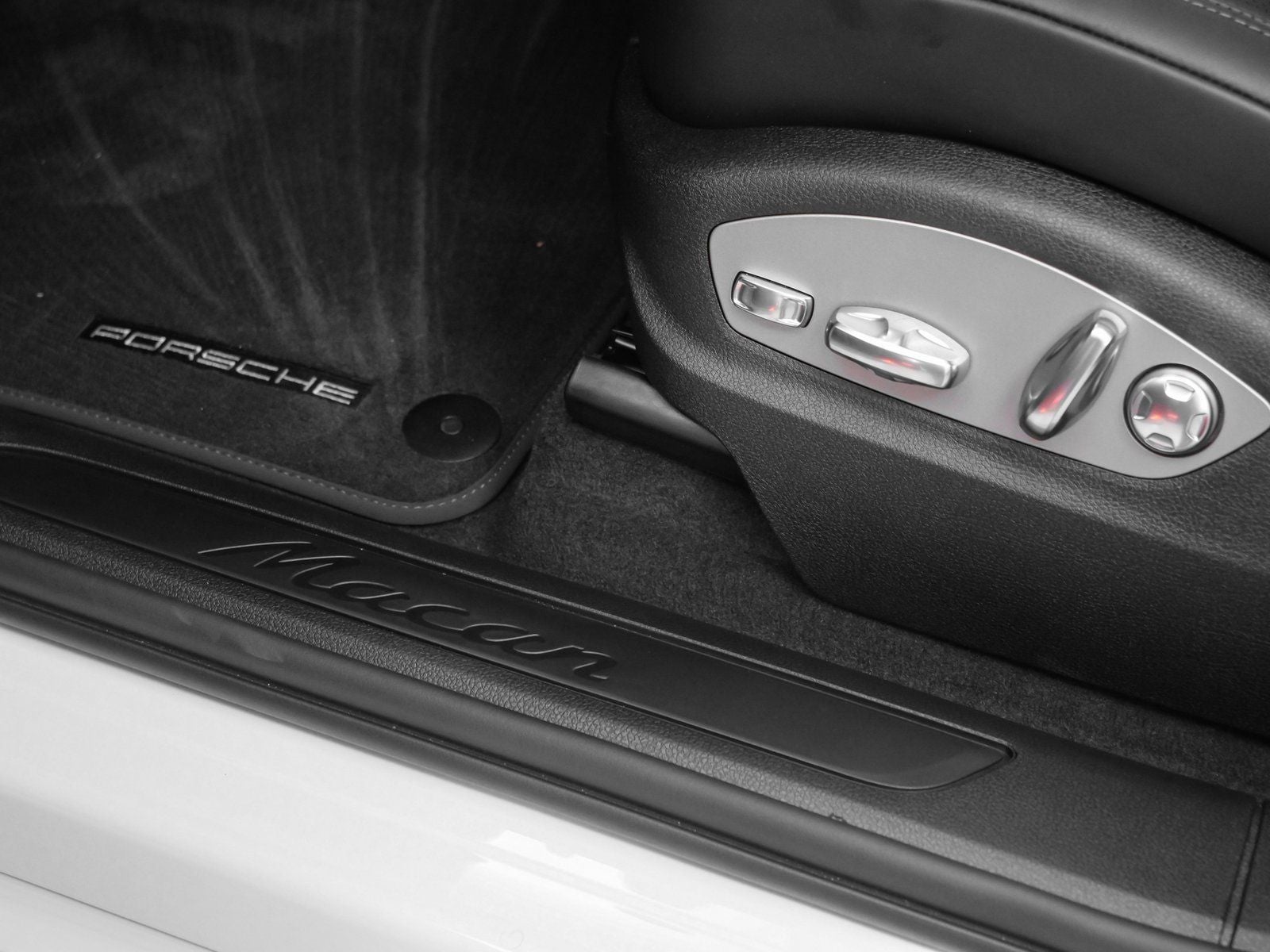 2025 Porsche Macan Macan