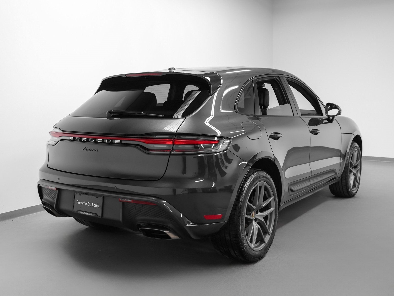 2025 Porsche Macan Base