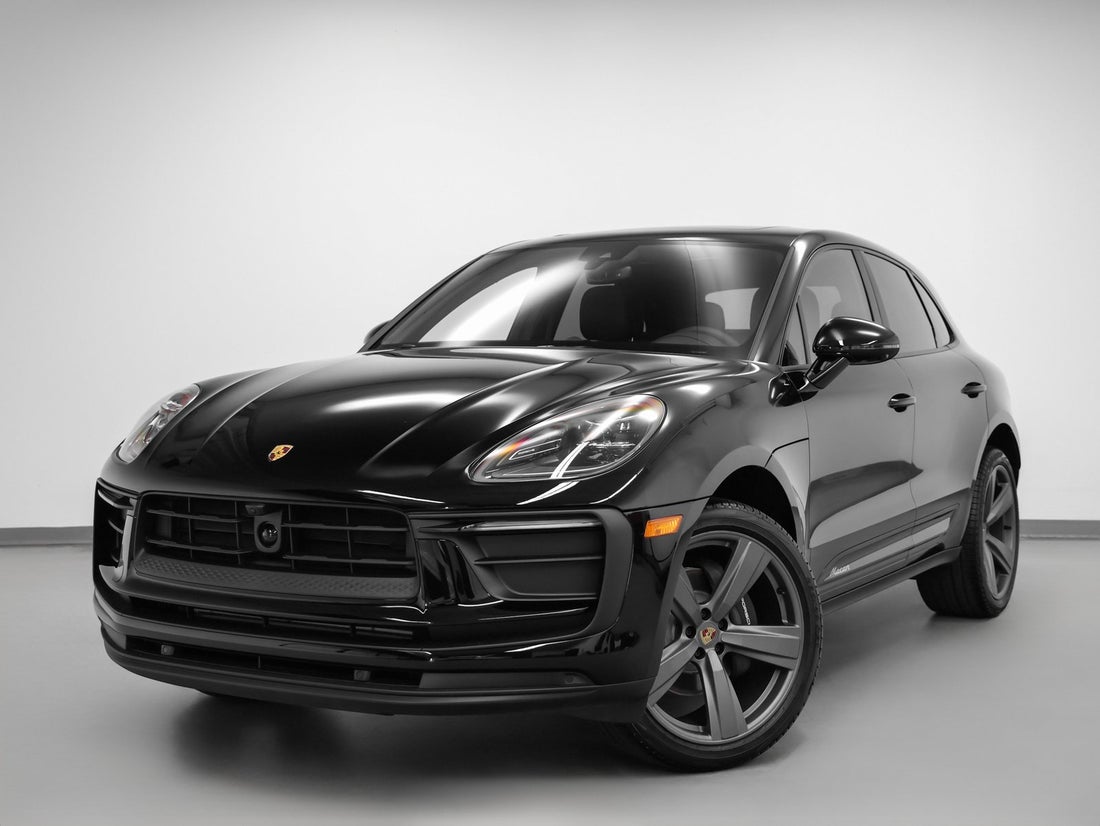 2025 Porsche Macan — photo 1 of 38