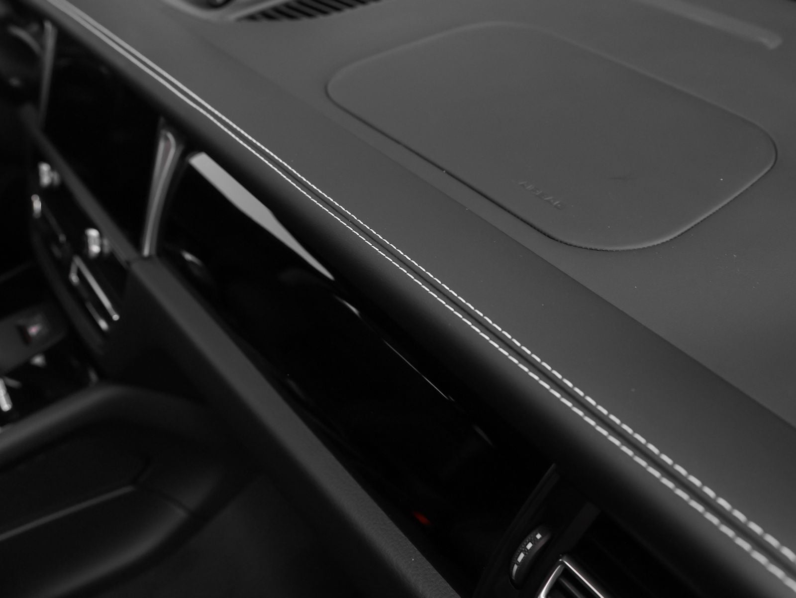 2026 Porsche Macan T