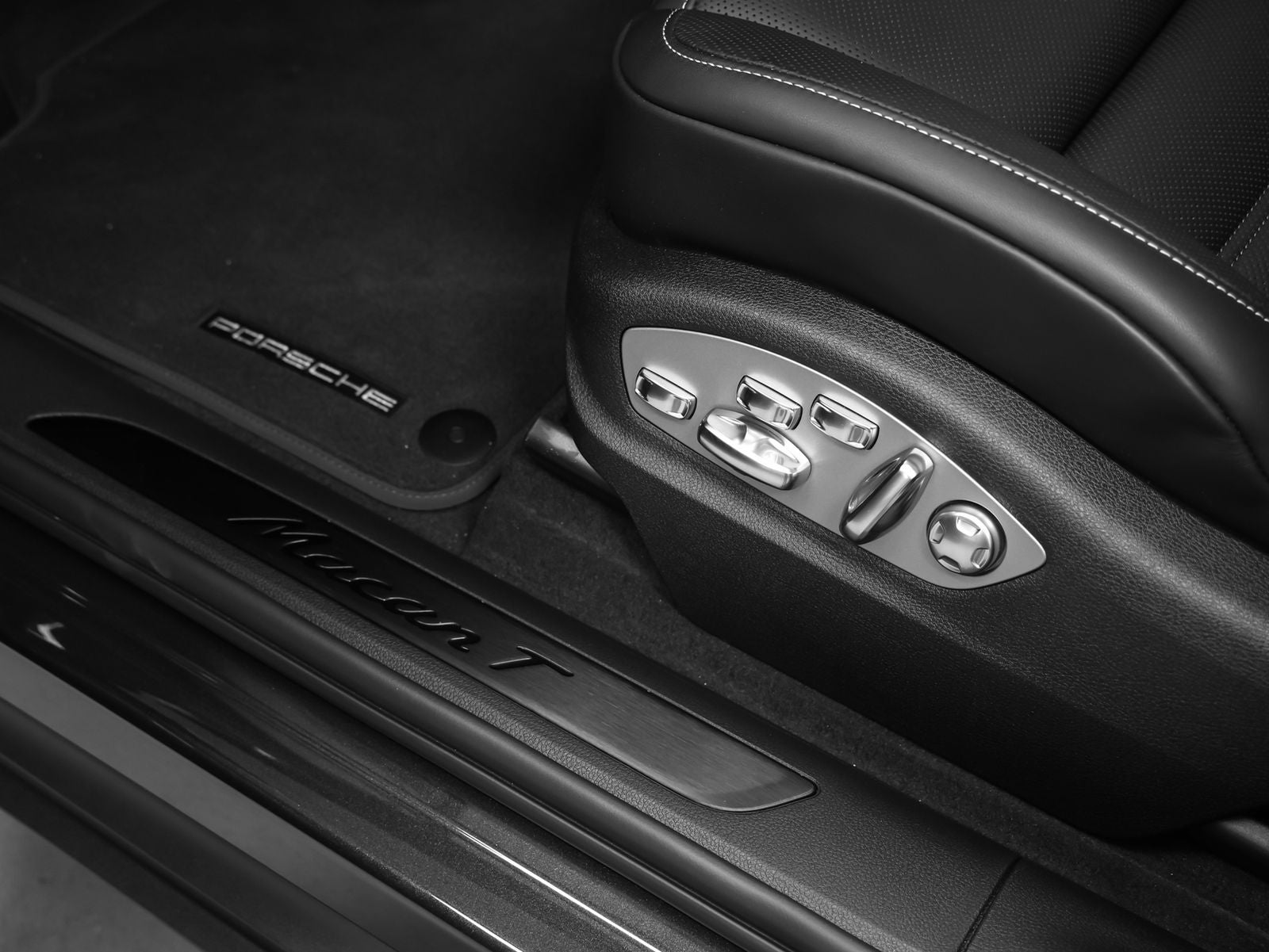 2026 Porsche Macan T