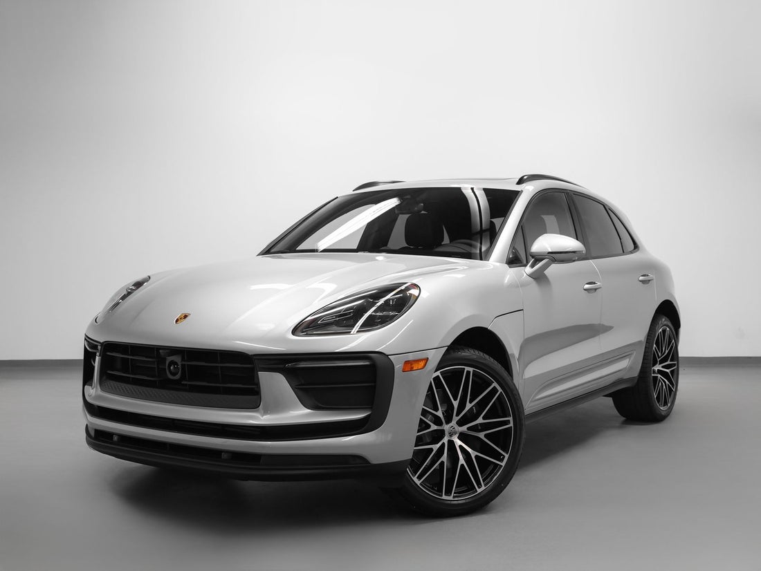 2026 Porsche Macan — photo 1 of 44