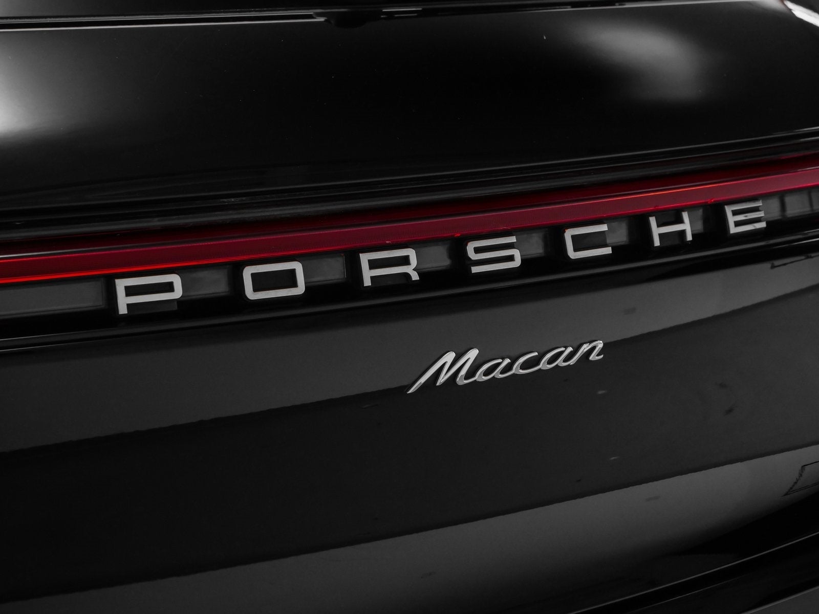2021 Porsche Macan Base
