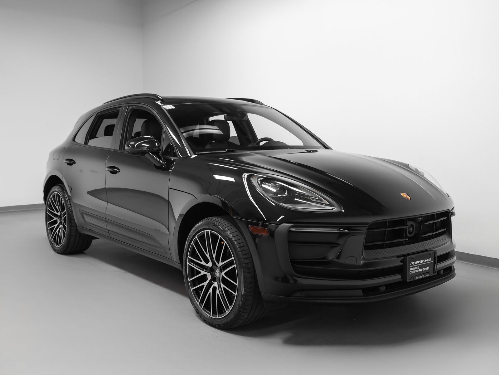 2022 Porsche Macan Base