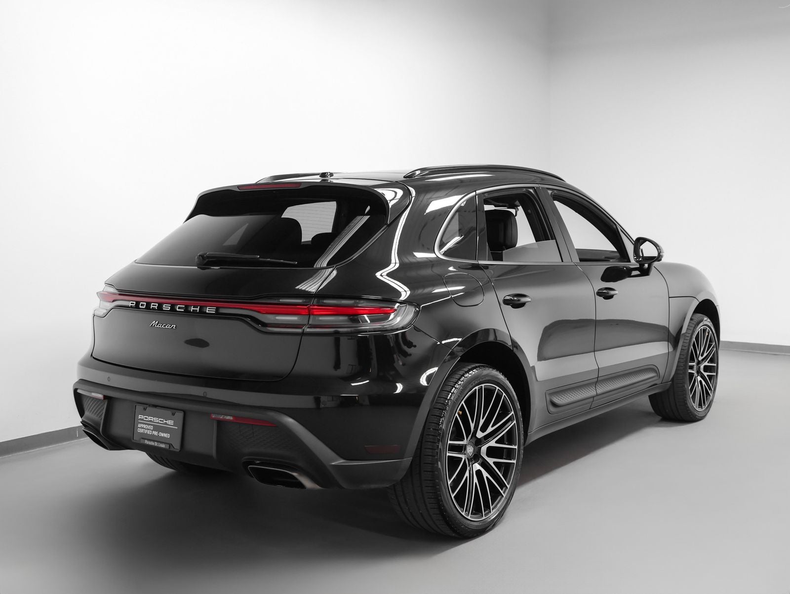 2022 Porsche Macan Base