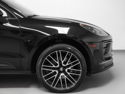 2022 Porsche Macan Base