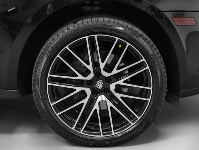2022 Porsche Macan Base