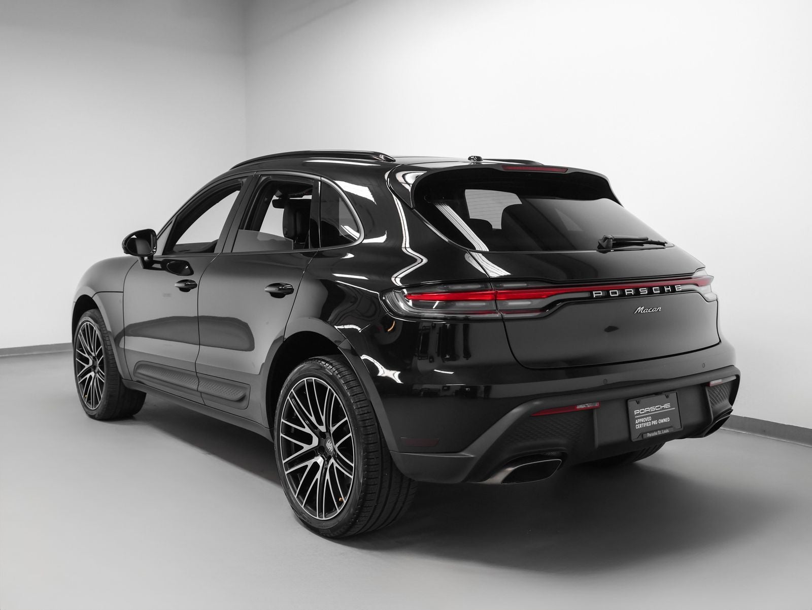 2022 Porsche Macan Base