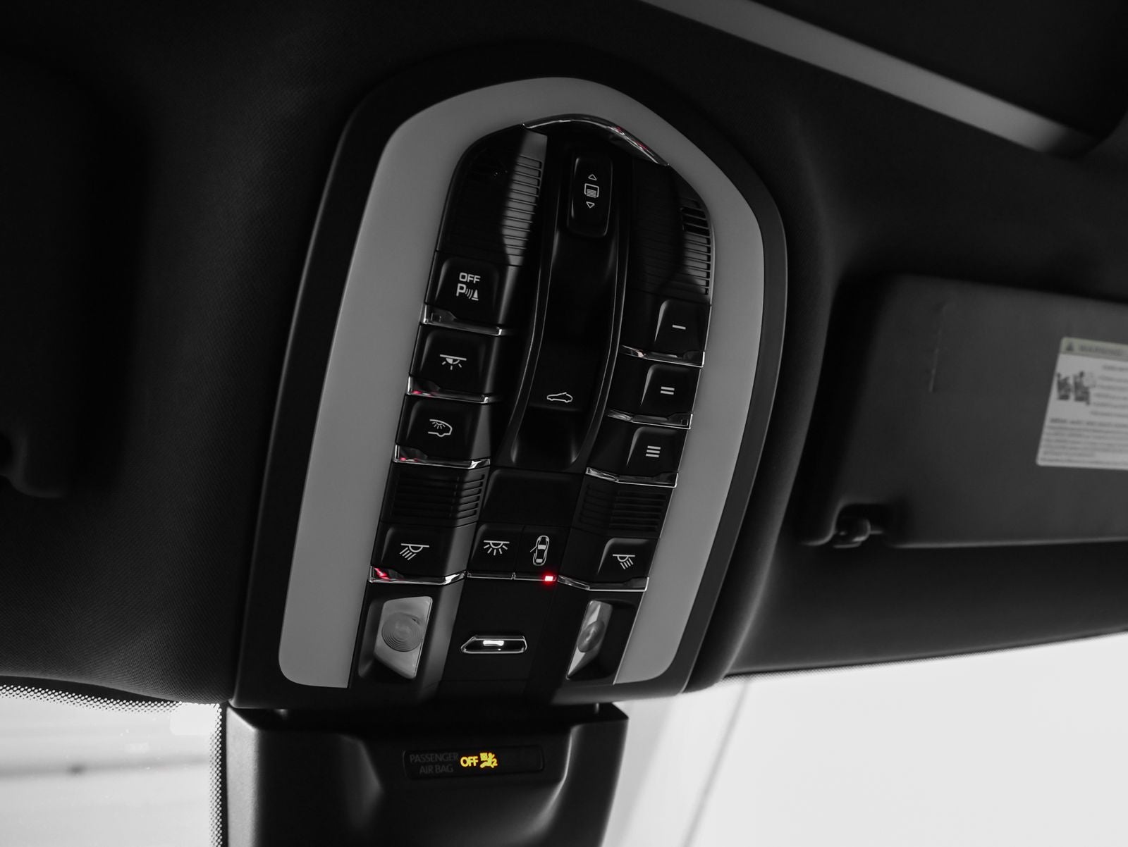 2022 Porsche Macan Base