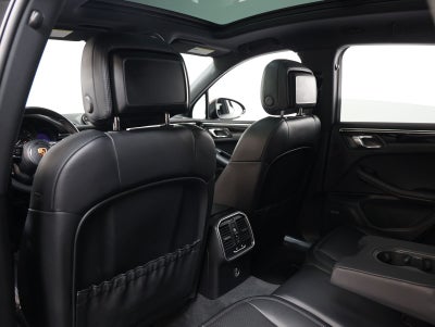 2022 Porsche Macan Base