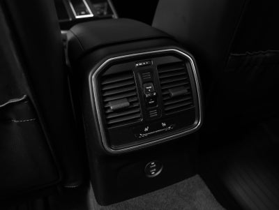 2022 Porsche Macan Base
