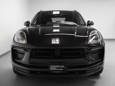 2022 Porsche Macan Base