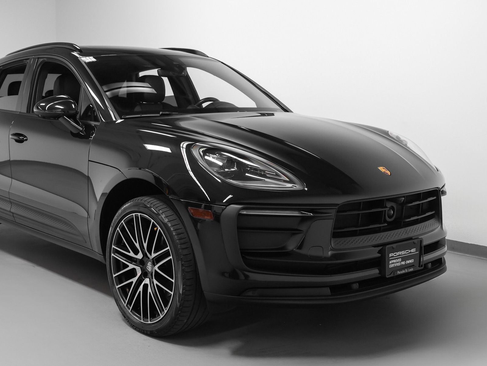2022 Porsche Macan Base