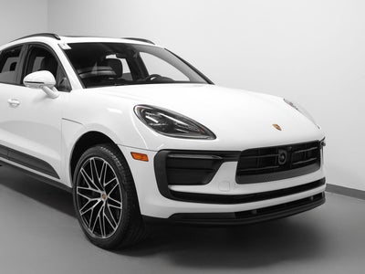 2026 Porsche Macan Base