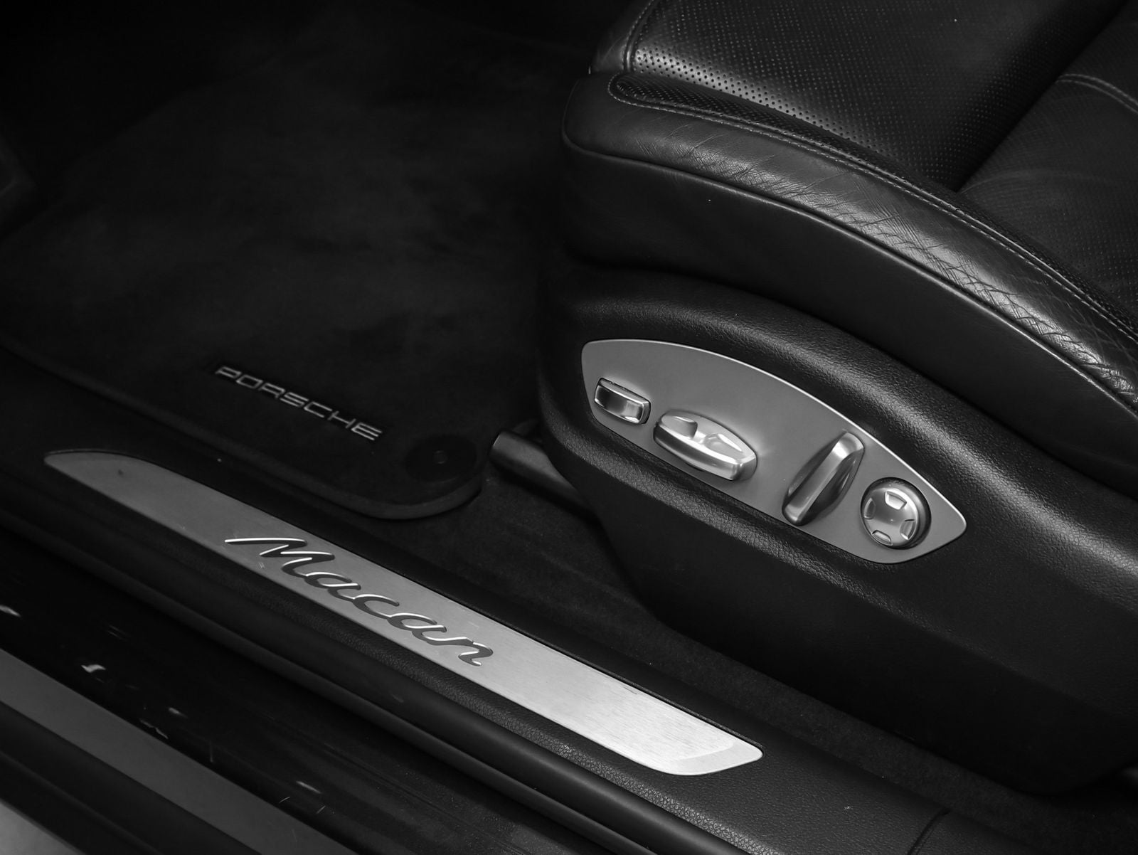 2017 Porsche Macan Macan
