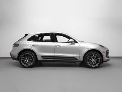 2022 Porsche Macan Base