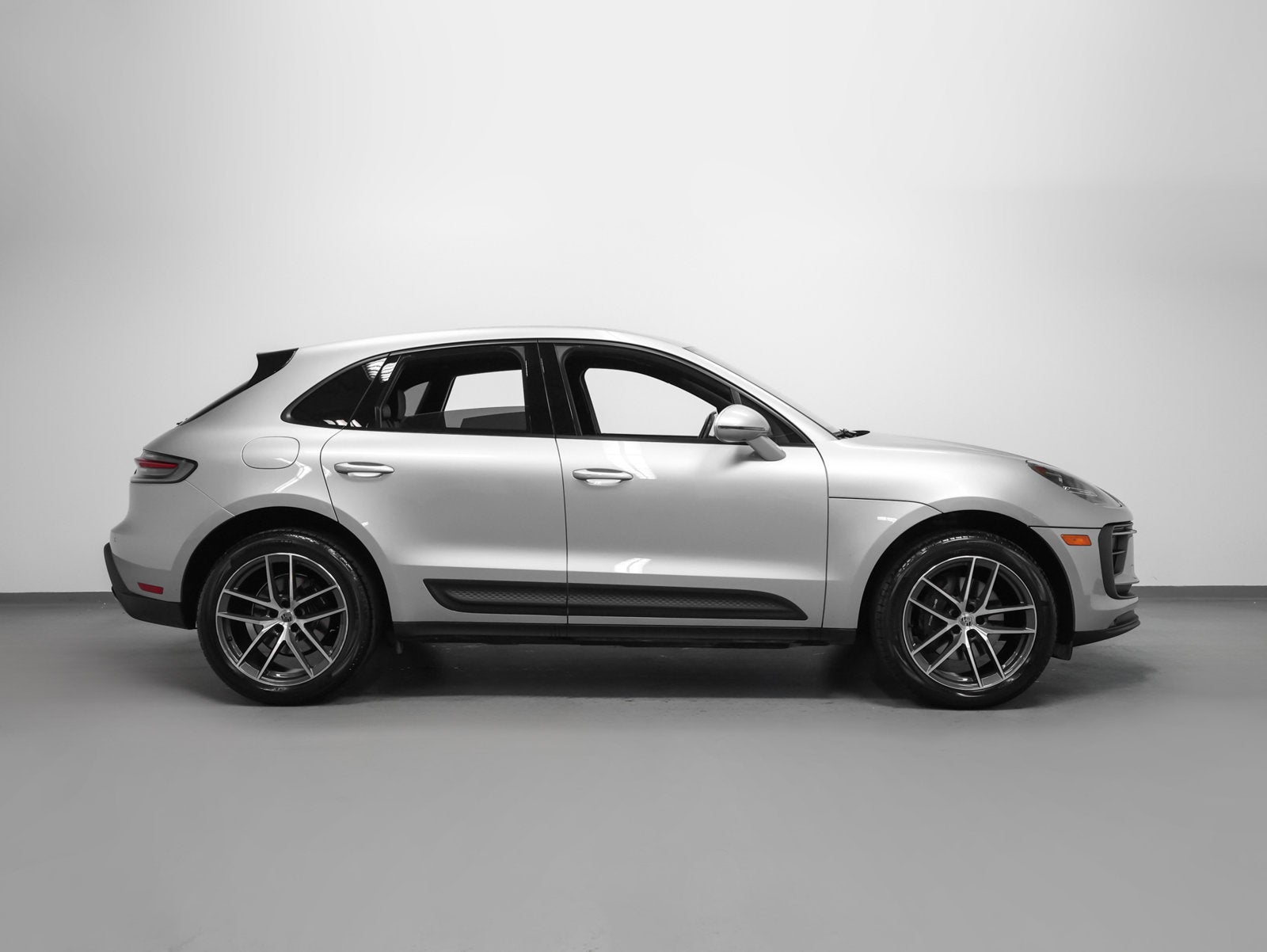2022 Porsche Macan Base