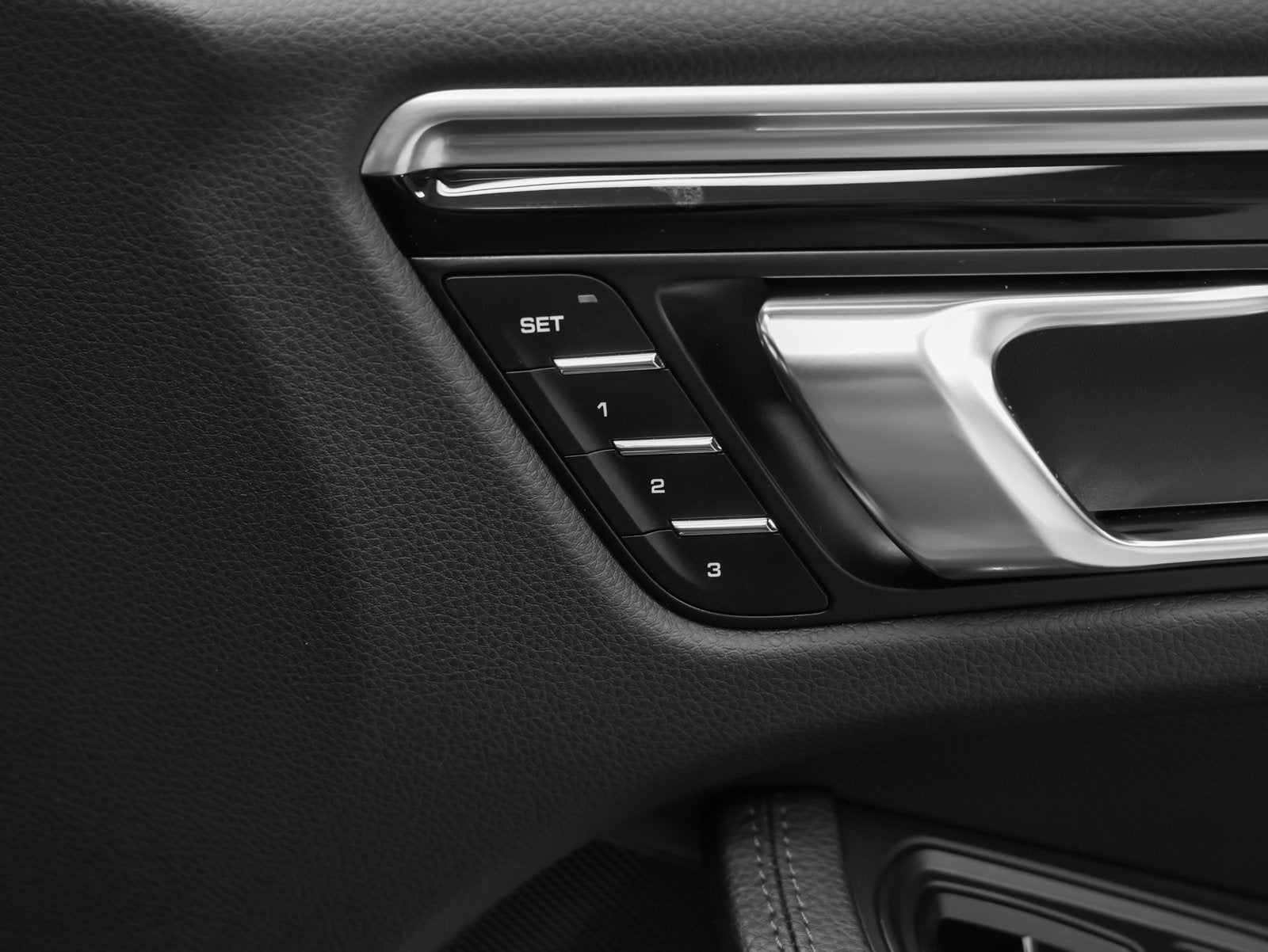 2022 Porsche Macan Base