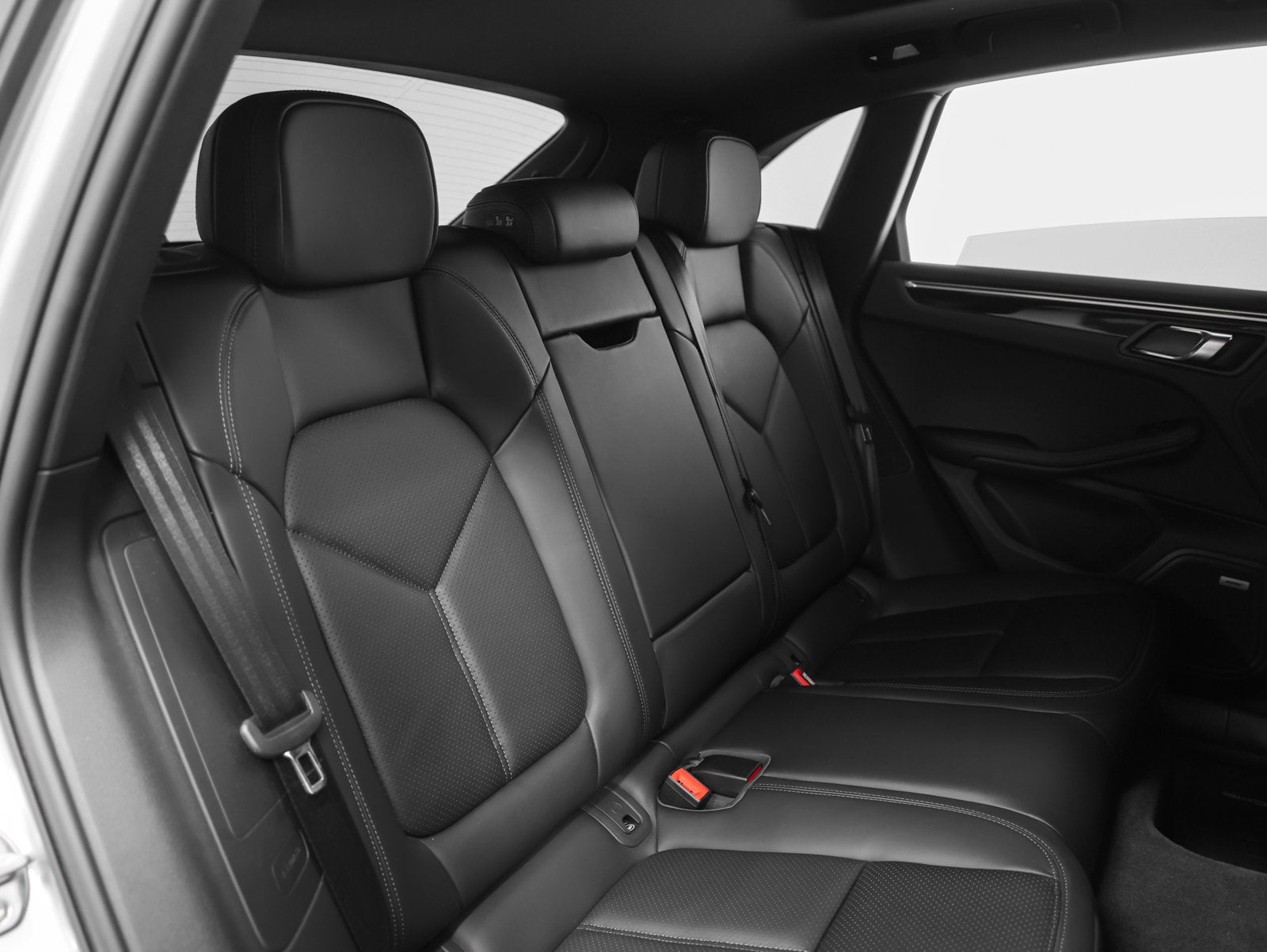 2022 Porsche Macan Base