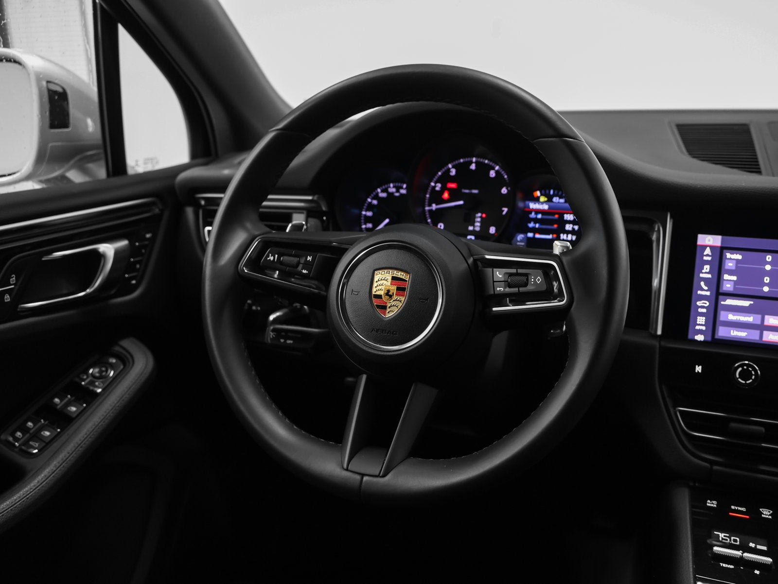 2022 Porsche Macan Base