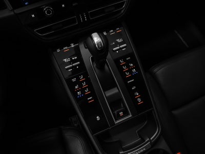 2022 Porsche Macan Base