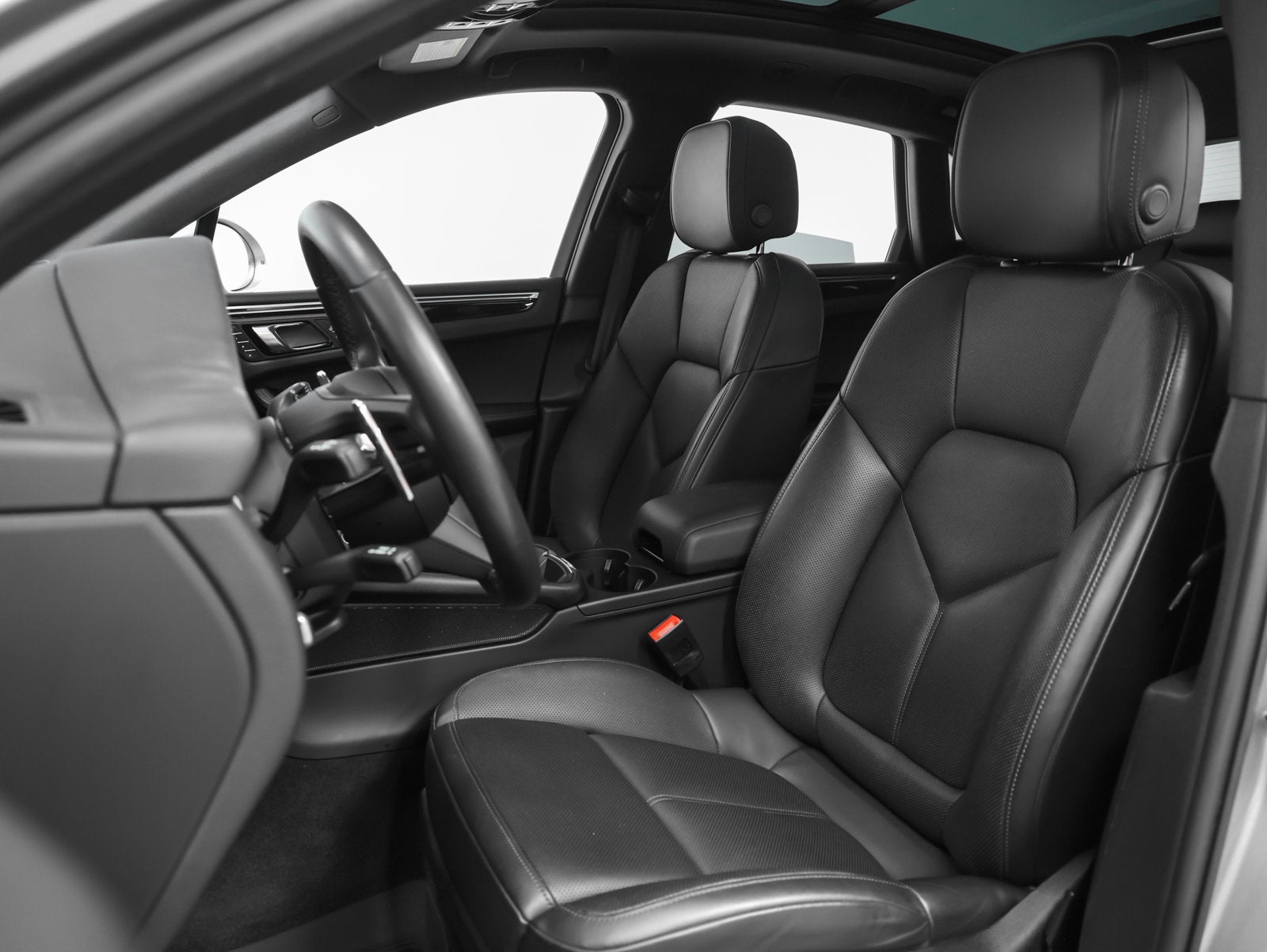 2022 Porsche Macan Base