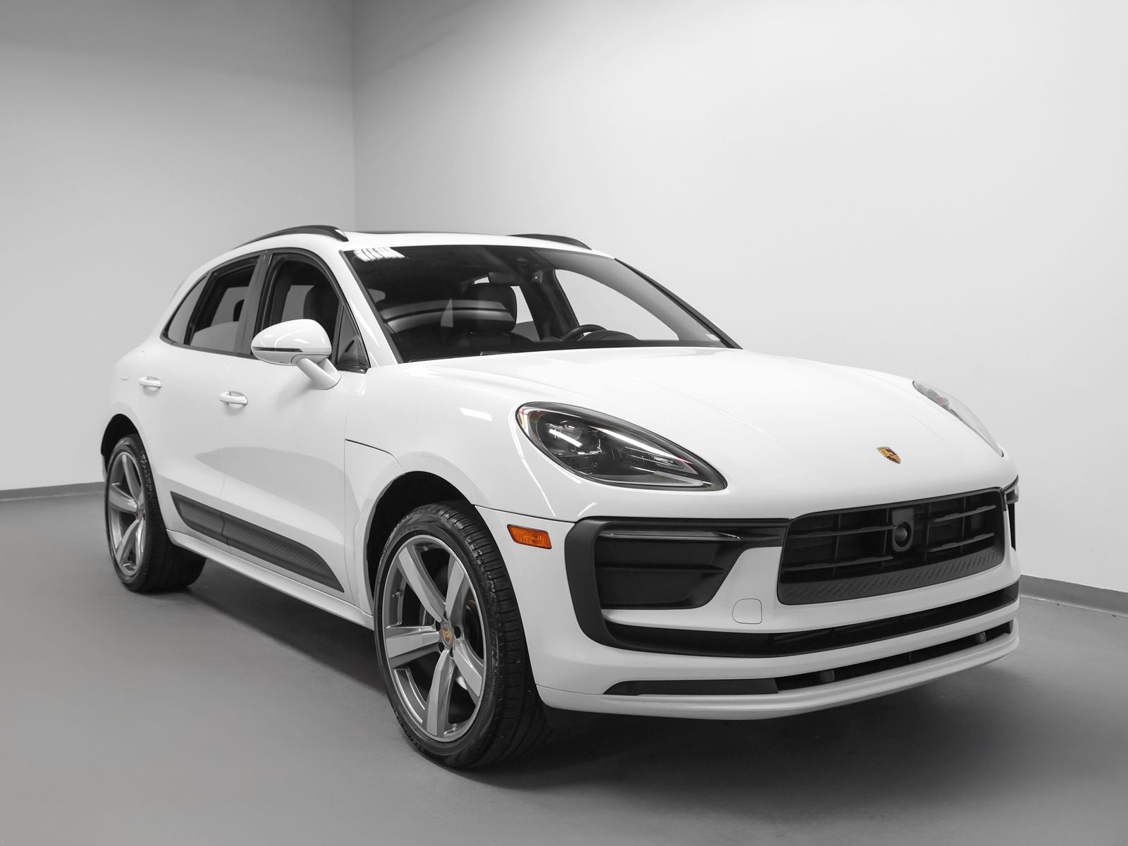 2023 Porsche Macan Base