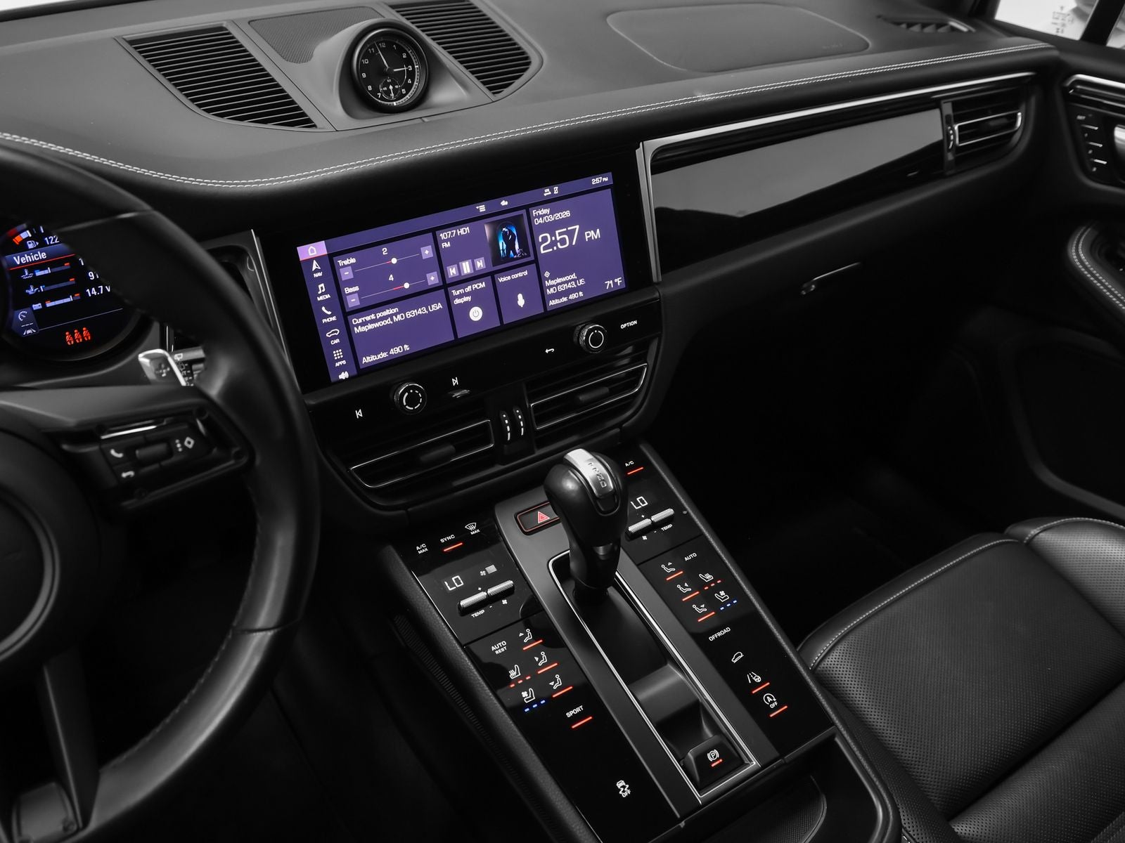 2023 Porsche Macan Base