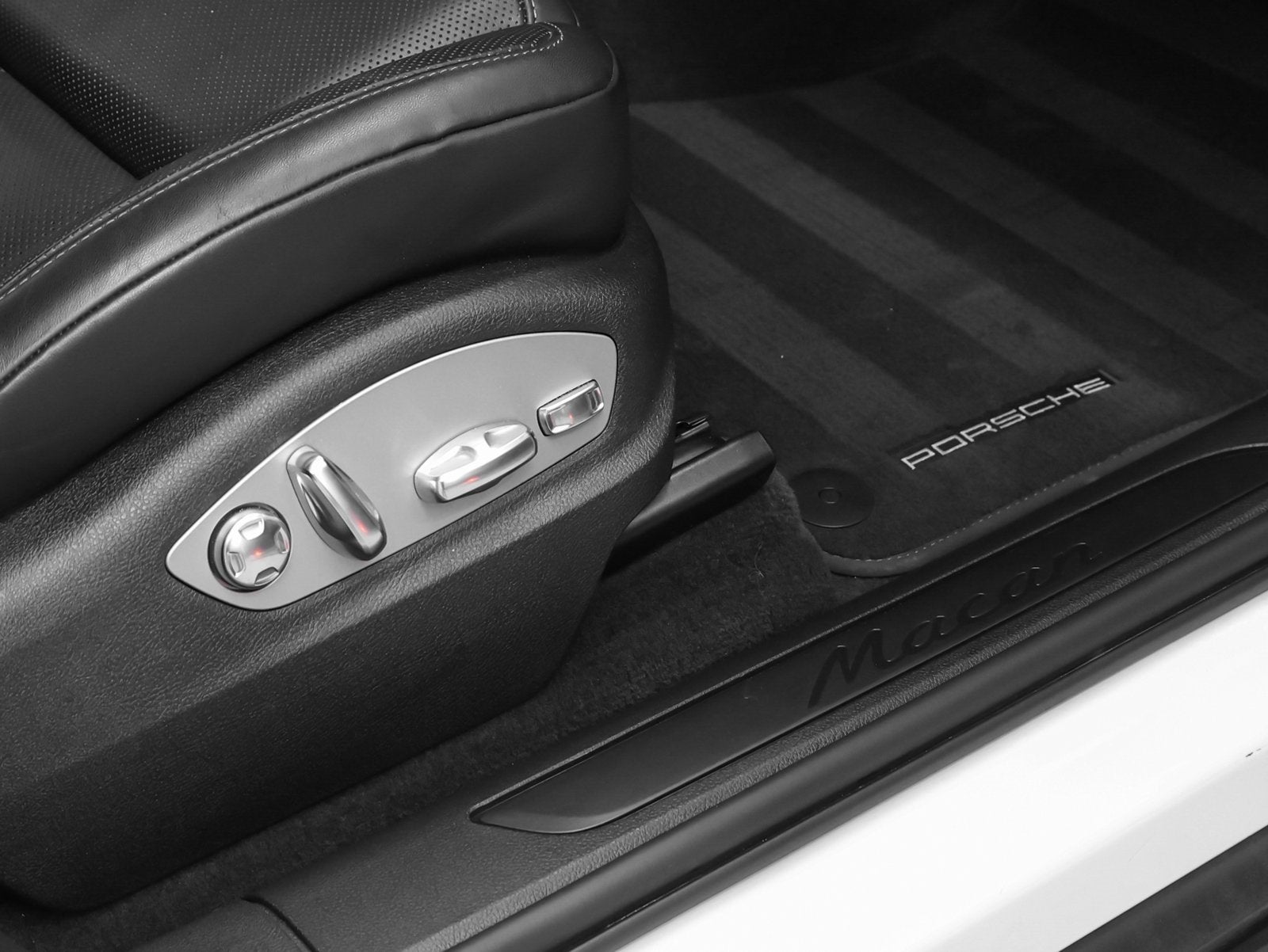 2024 Porsche Macan Macan (MY24)