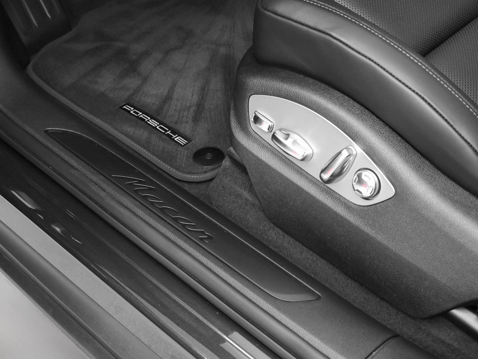 2025 Porsche Macan Macan