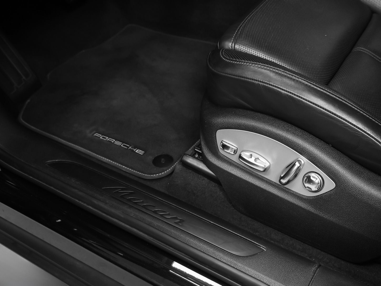 2022 Porsche Macan Macan