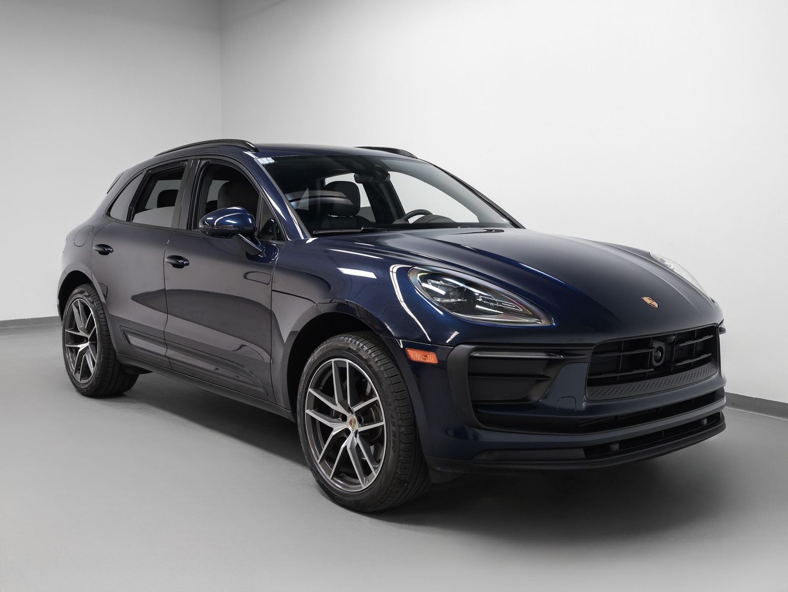 2023 Porsche Macan Base