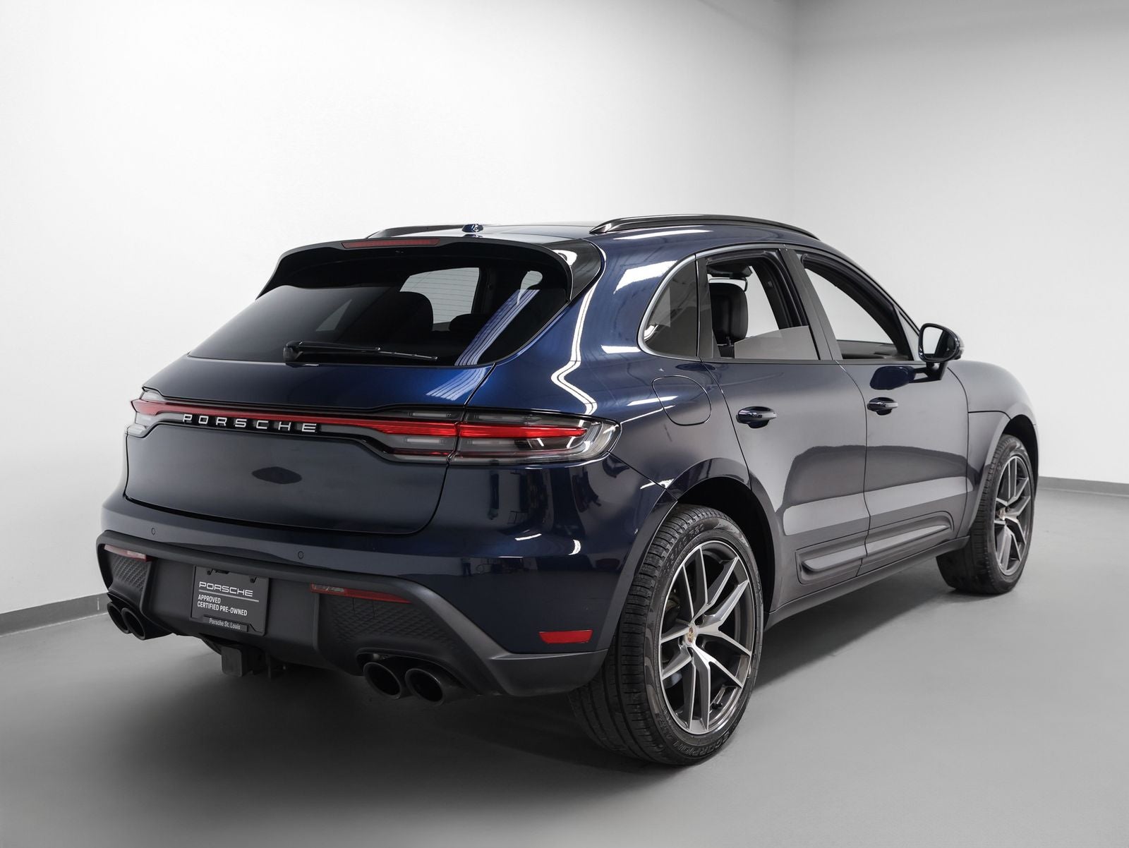 2023 Porsche Macan Base