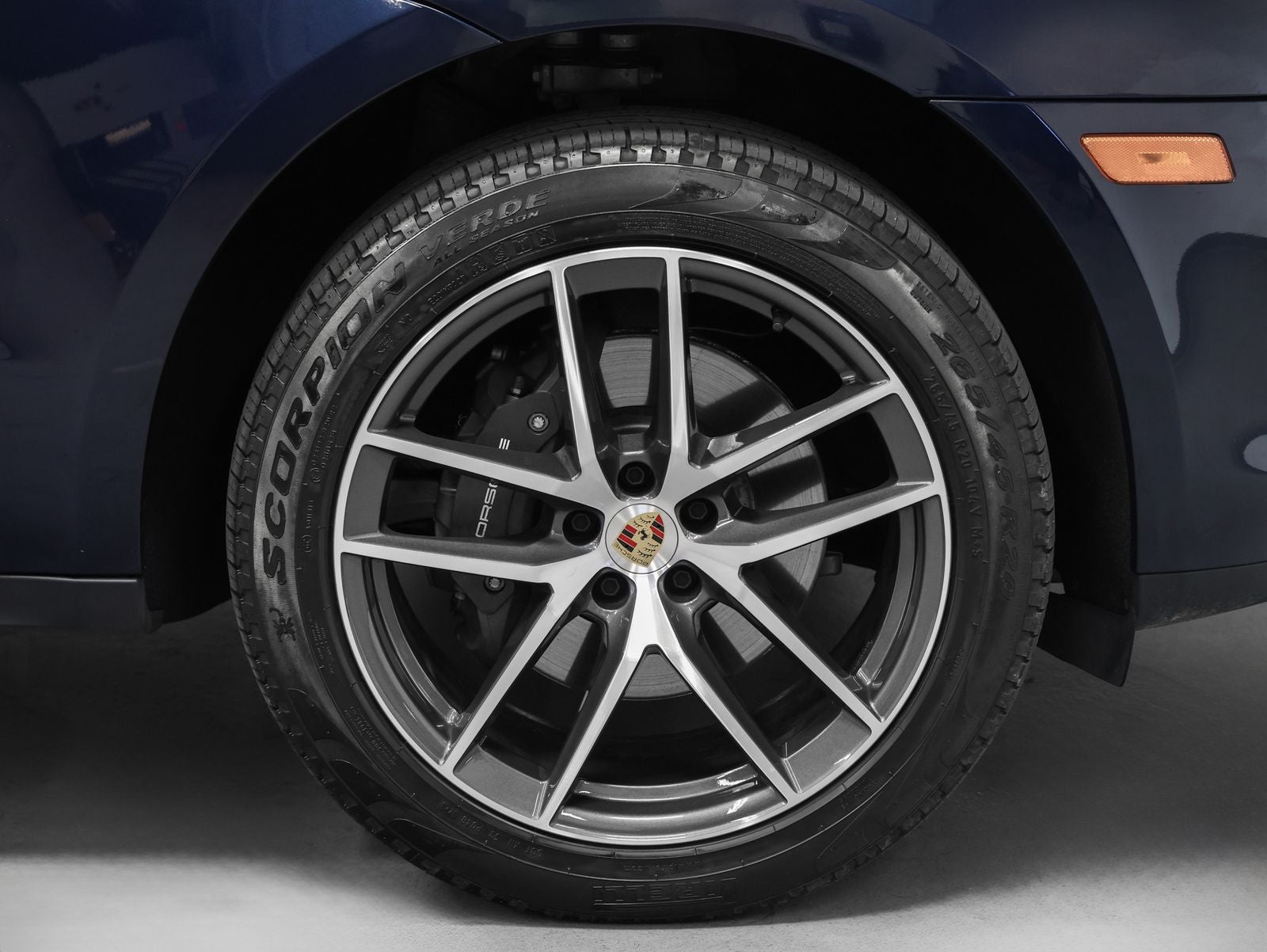 2023 Porsche Macan Base