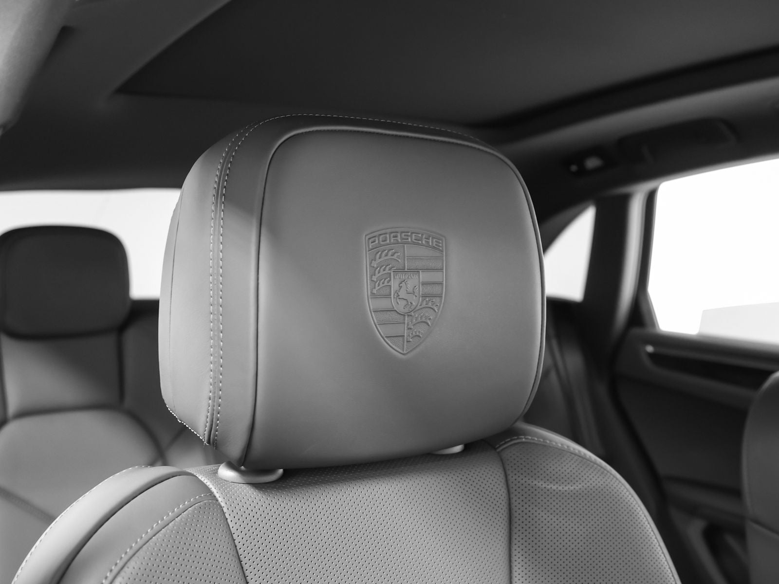 2023 Porsche Macan Base