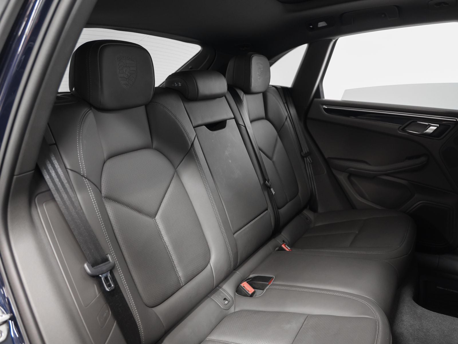 2023 Porsche Macan Base