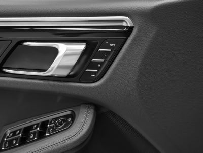 2023 Porsche Macan Base