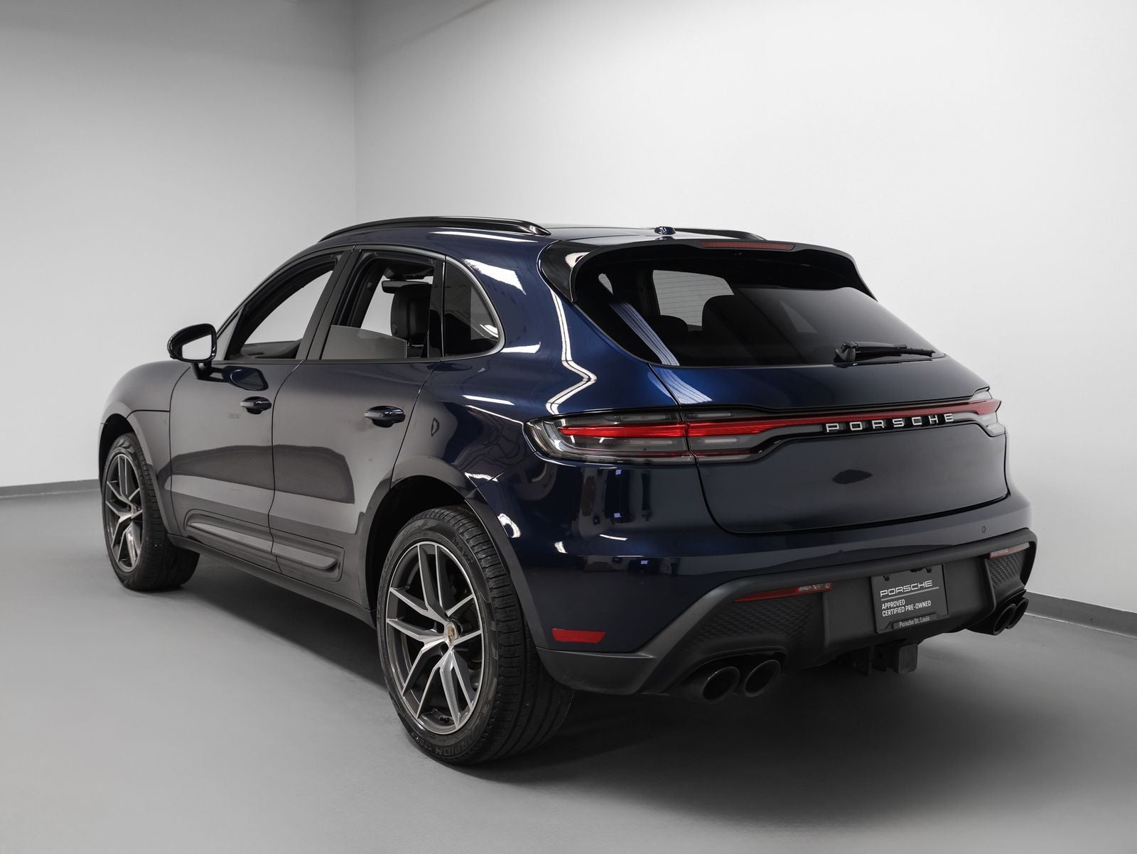 2023 Porsche Macan Base